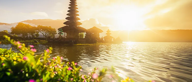Ulun Danu Beratan hindu temple beratan lake landscape.