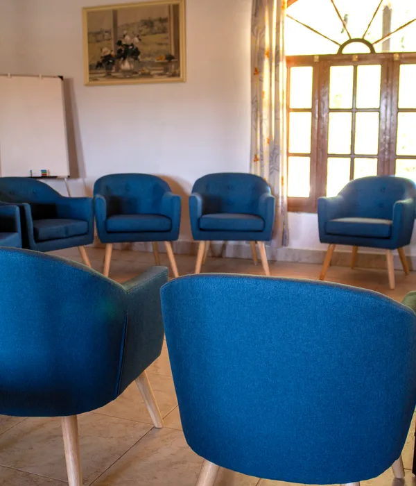 sierra-recovery-spain-chairs