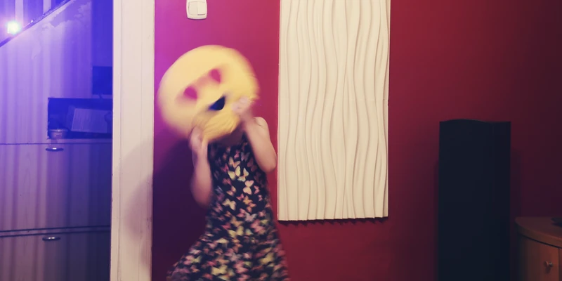 sierra recovery drug detox woman dress holding yellow object