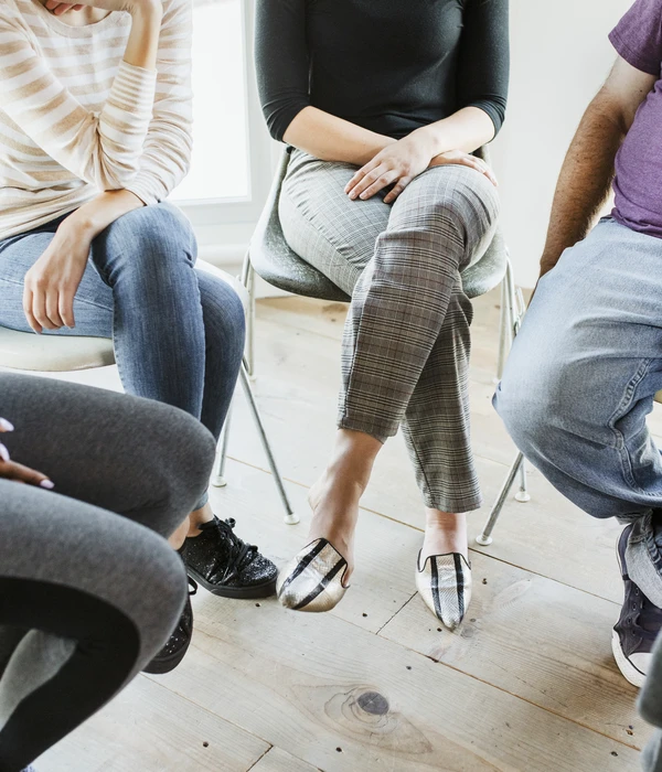 sierra recovery group therapy people sitting circle