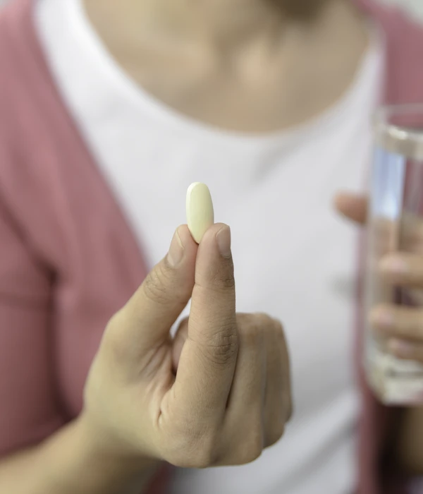 sierra recovery opioid woman holding pill hand