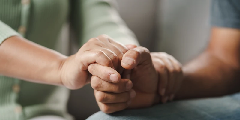 sierra recovery therapy couple holding hands